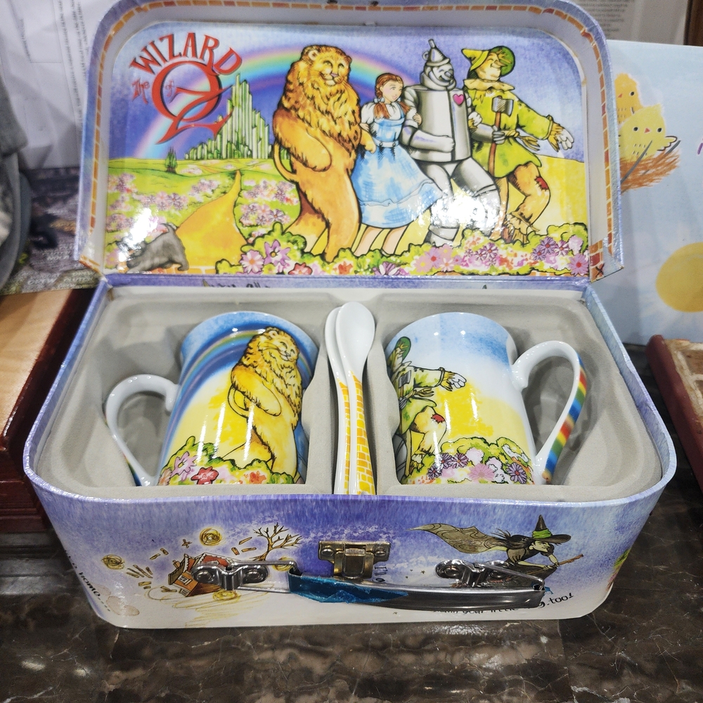 Wizard of Oz Themed Mug Set with Box